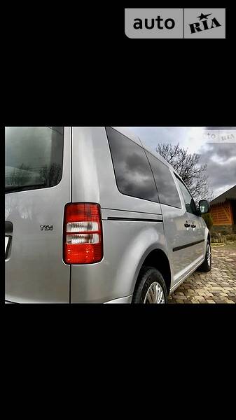 Вантажопасажирський фургон Volkswagen Caddy 2012 в Чернівцях