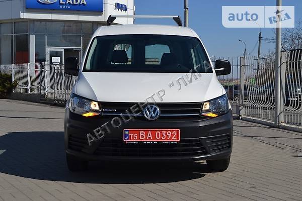 Вантажопасажирський фургон Volkswagen Caddy 2016 в Хмельницькому