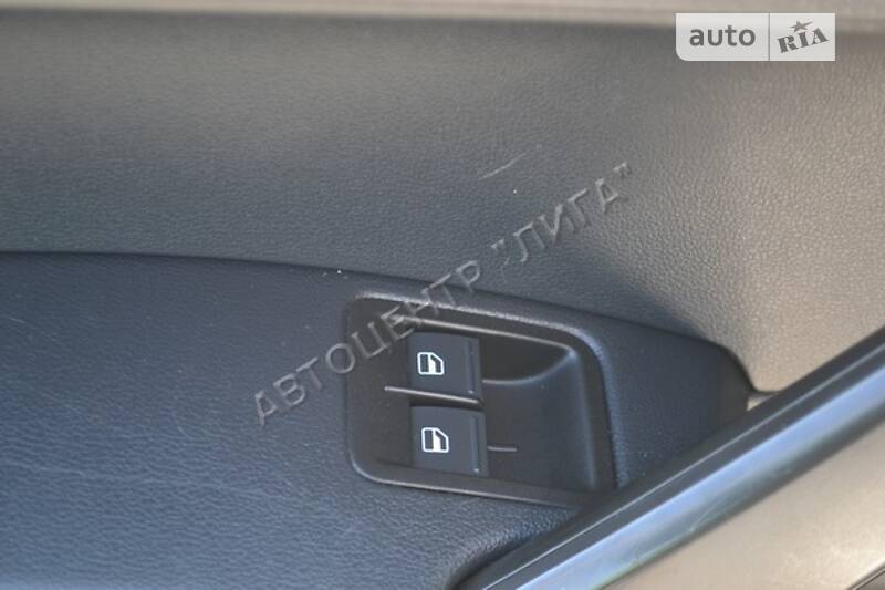 Вантажопасажирський фургон Volkswagen Caddy 2016 в Хмельницькому