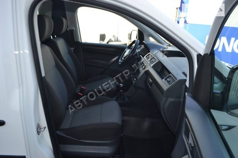 Вантажопасажирський фургон Volkswagen Caddy 2016 в Хмельницькому