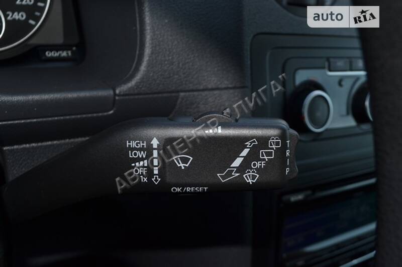 Вантажопасажирський фургон Volkswagen Caddy 2015 в Хмельницькому