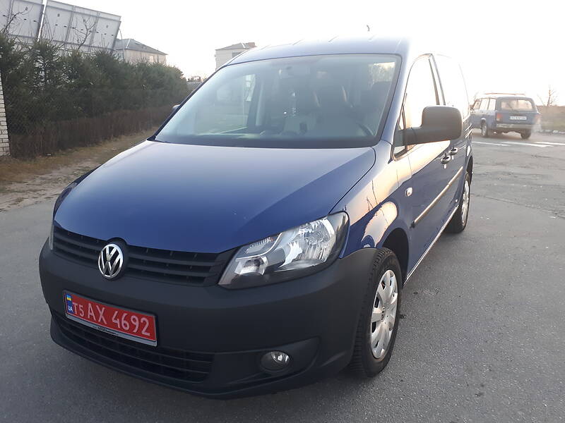 Вантажопасажирський фургон Volkswagen Caddy 2011 в Луцьку