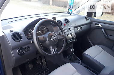 Вантажопасажирський фургон Volkswagen Caddy 2011 в 