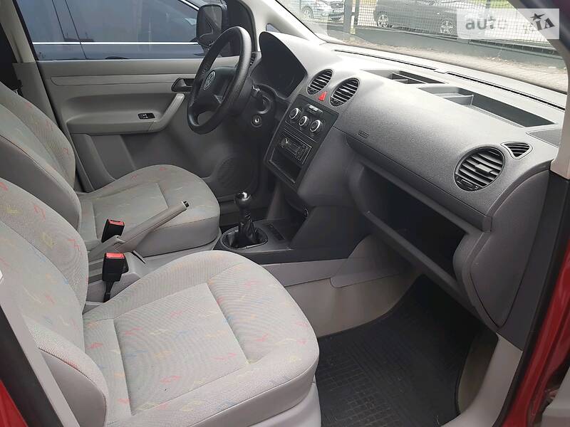 Вантажопасажирський фургон Volkswagen Caddy 2005 в Запоріжжі