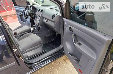 Вантажопасажирський фургон Volkswagen Caddy 2011 в 