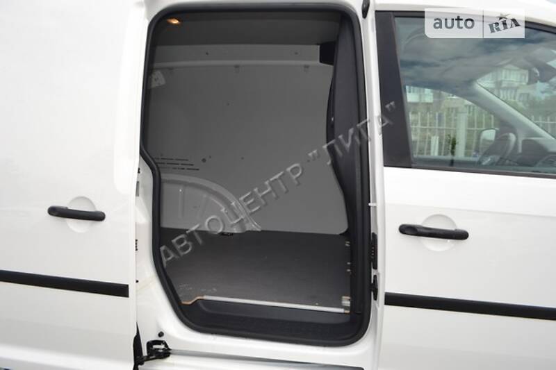 Вантажопасажирський фургон Volkswagen Caddy 2015 в Хмельницькому