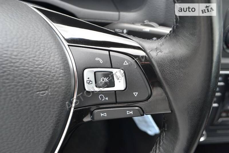 Вантажопасажирський фургон Volkswagen Caddy 2015 в Хмельницькому