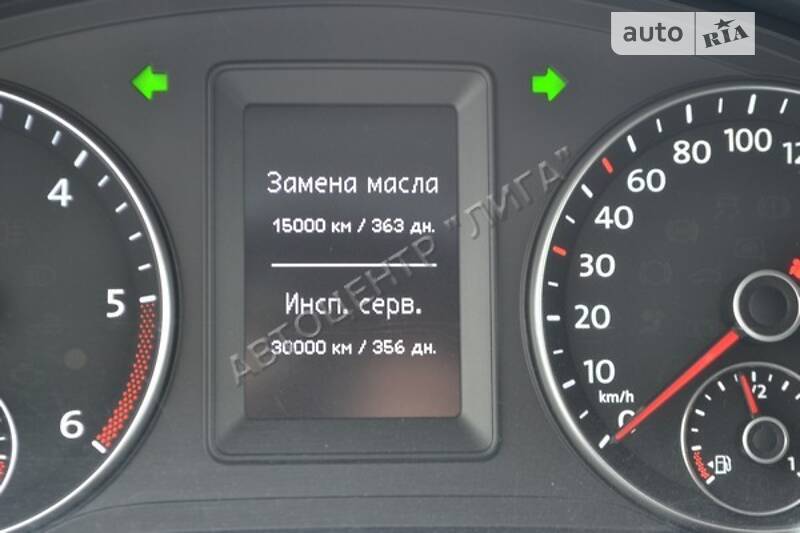 Вантажопасажирський фургон Volkswagen Caddy 2015 в Хмельницькому