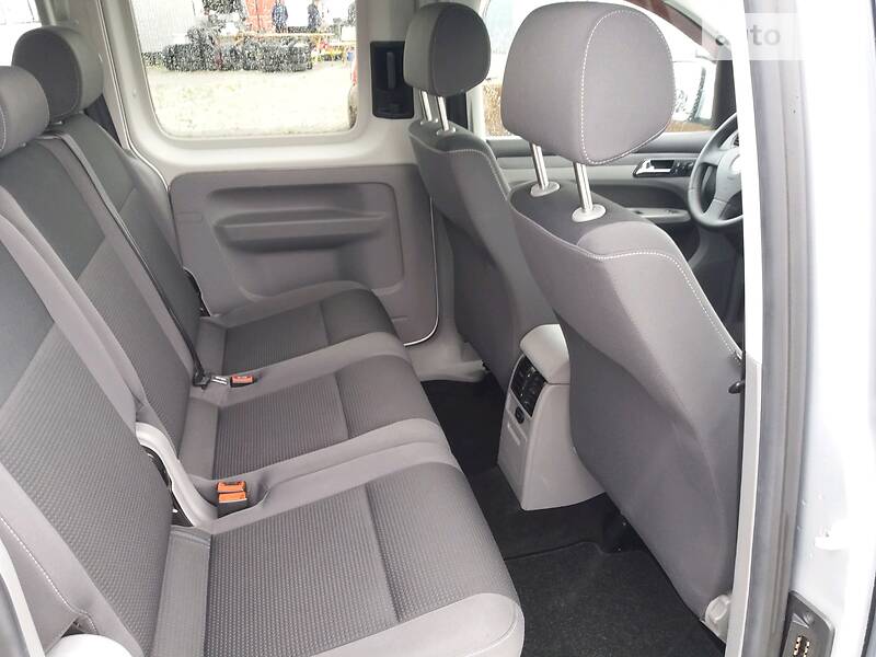 Мінівен Volkswagen Caddy 2010 в Чернівцях