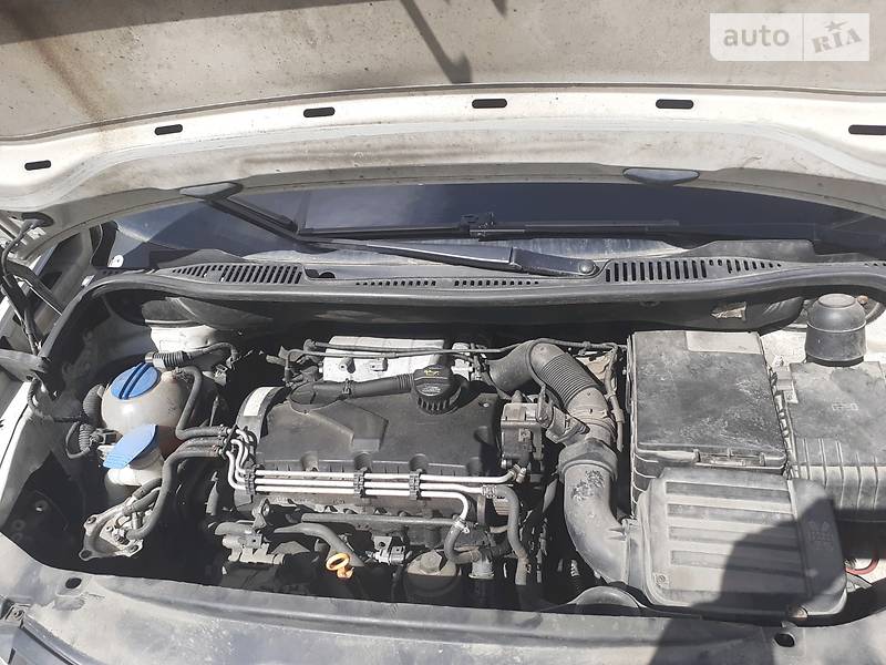 Вантажопасажирський фургон Volkswagen Caddy 2006 в Києві
