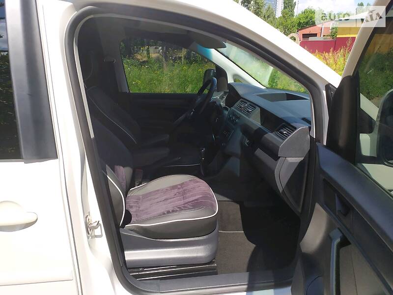 Мінівен Volkswagen Caddy 2016 в Києві