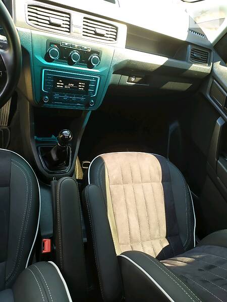 Мінівен Volkswagen Caddy 2016 в Києві