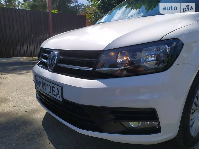 Мінівен Volkswagen Caddy 2016 в Києві