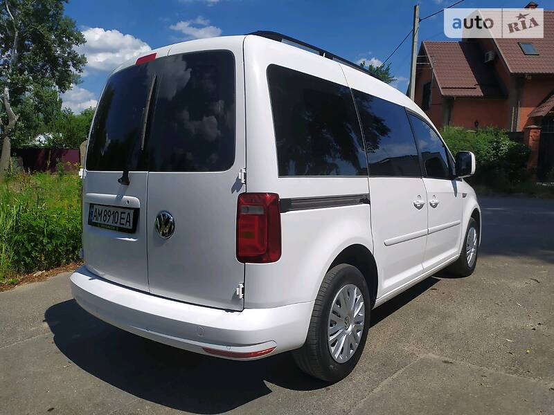 Мінівен Volkswagen Caddy 2016 в Києві