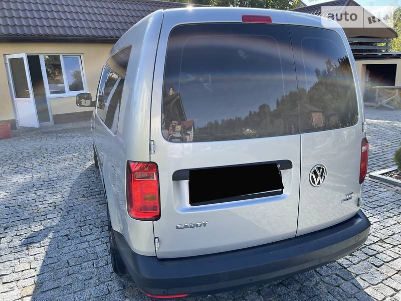 Универсал Volkswagen Caddy 2015 в Бориславе