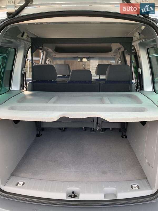 Мінівен Volkswagen Caddy 2005 в Новоархангельську