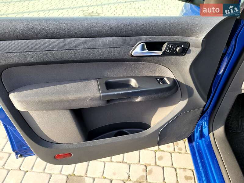 Универсал Volkswagen Caddy 2011 в Львове