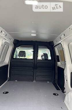 Грузовой фургон Volkswagen Caddy 2017 в 