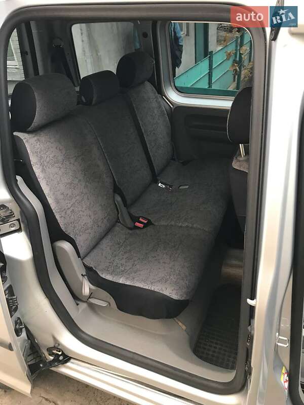 Мінівен Volkswagen Caddy 2006 в Запоріжжі