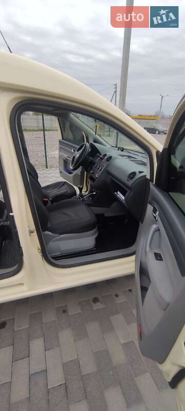 Минивэн Volkswagen Caddy 2010 в Шепетовке