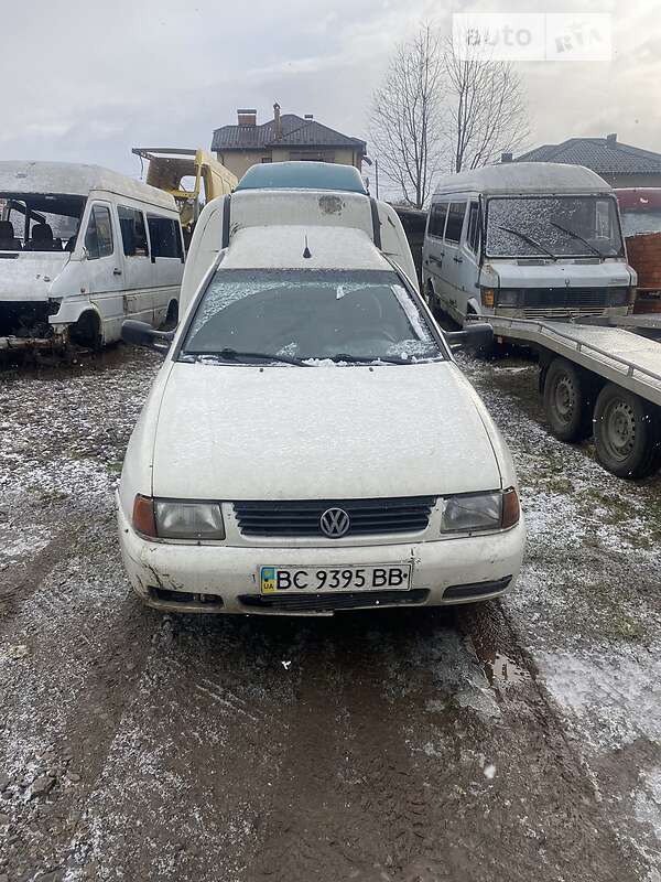 Грузовой фургон Volkswagen Caddy 2003 в Стрые