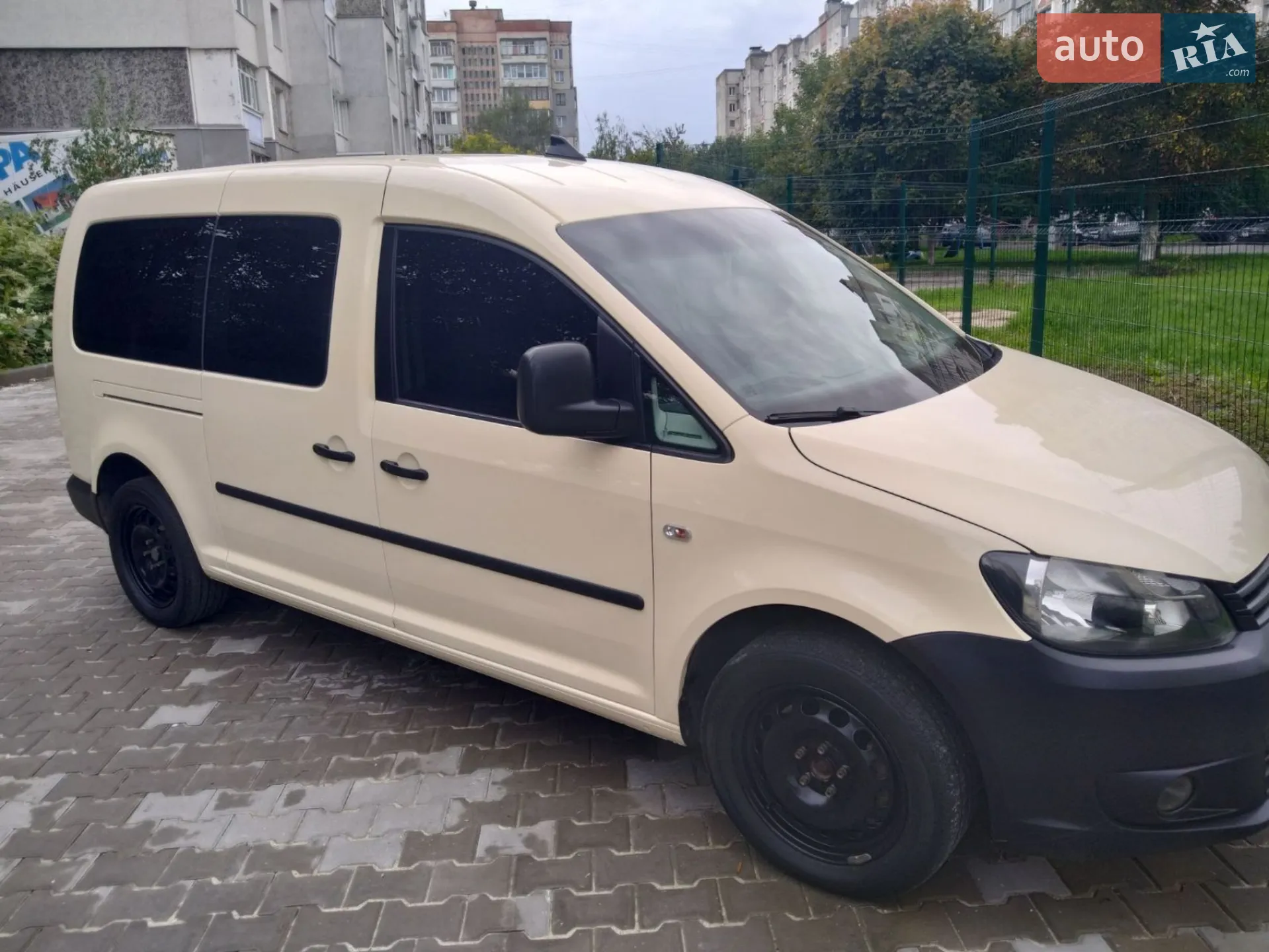 2011 Volkswagen Caddy - фото 1