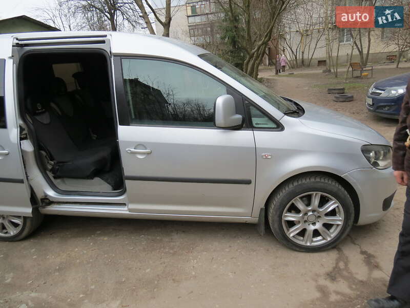 Минивэн Volkswagen Caddy 2011 в Житомире