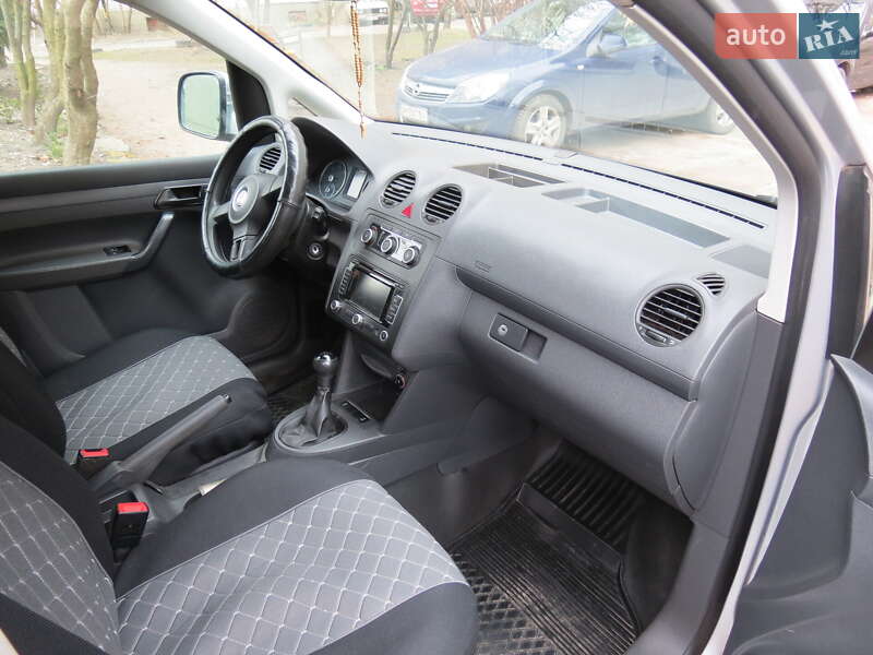 Минивэн Volkswagen Caddy 2011 в Житомире