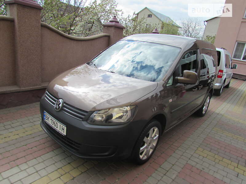 Минивэн Volkswagen Caddy 2011 в 