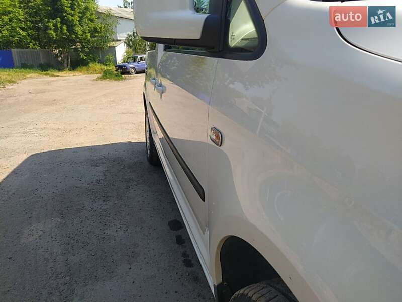 Минивэн Volkswagen Caddy 2012 в Овруче