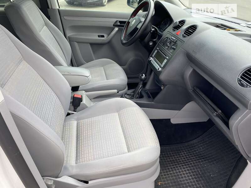 Минивэн Volkswagen Caddy 2010 в Ровно