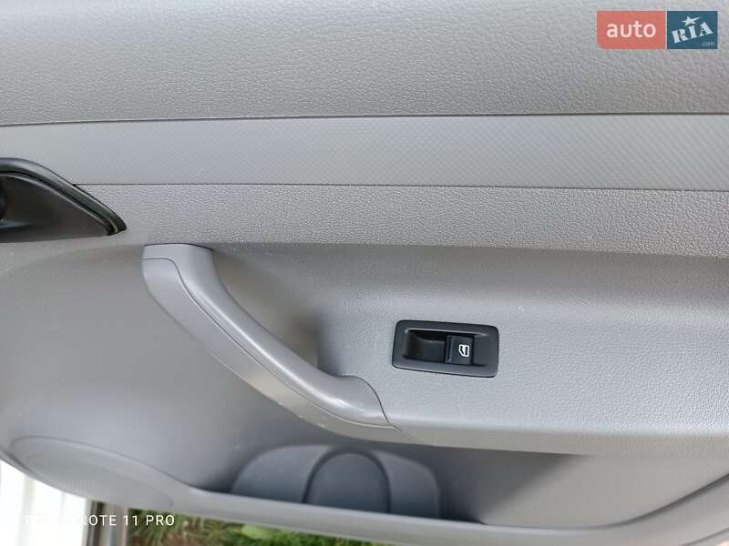Минивэн Volkswagen Caddy 2009 в Голованевске фото 44 Минивэн Volkswagen Caddy 2009 в Голованевске