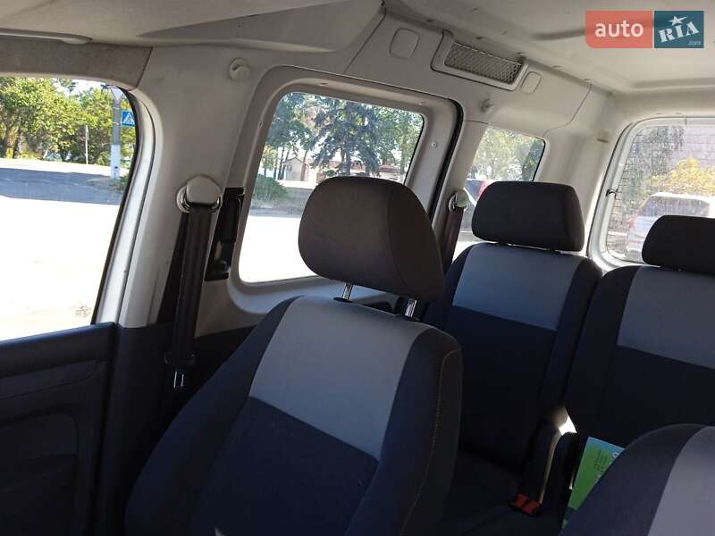 Мінівен Volkswagen Caddy 2011 в Українці