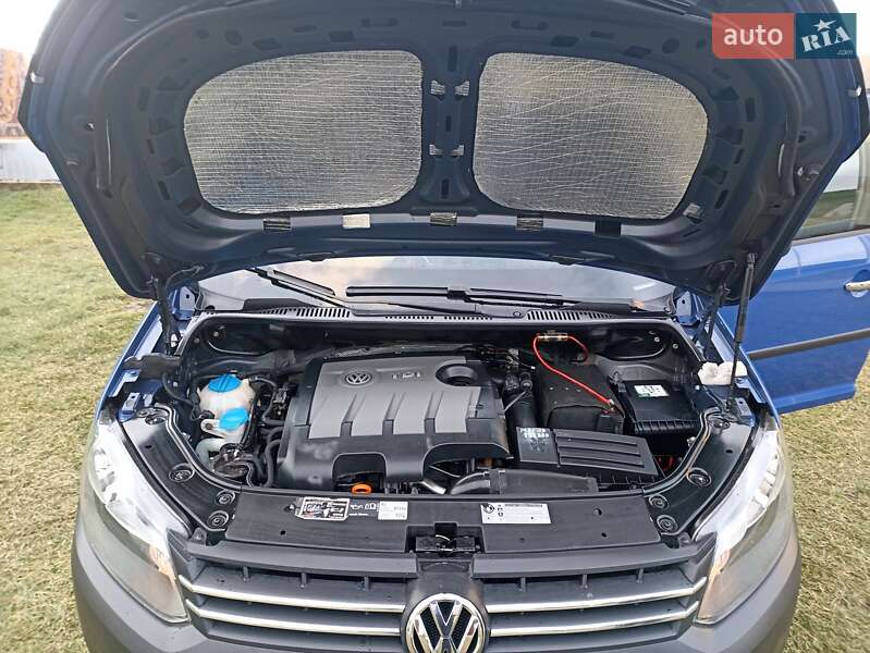Мінівен Volkswagen Caddy 2011 в Чернівцях
