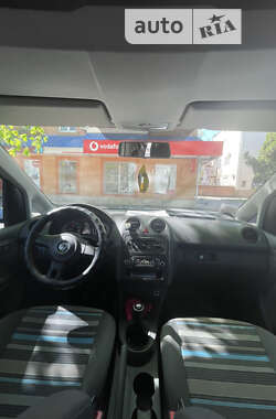 Мінівен Volkswagen Caddy 2012 в Ромнах