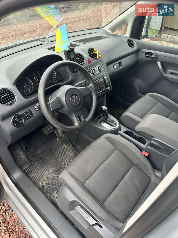 Минивэн Volkswagen Caddy 2012 в Киеве