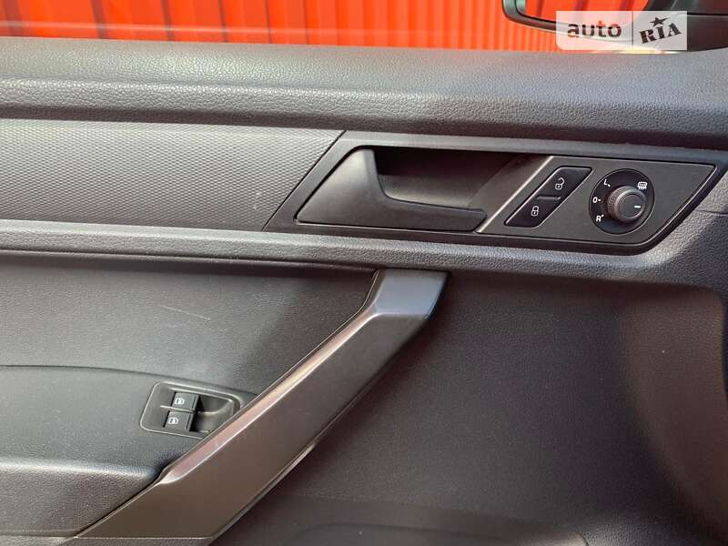 Грузовой фургон Volkswagen Caddy 2016 в Одессе