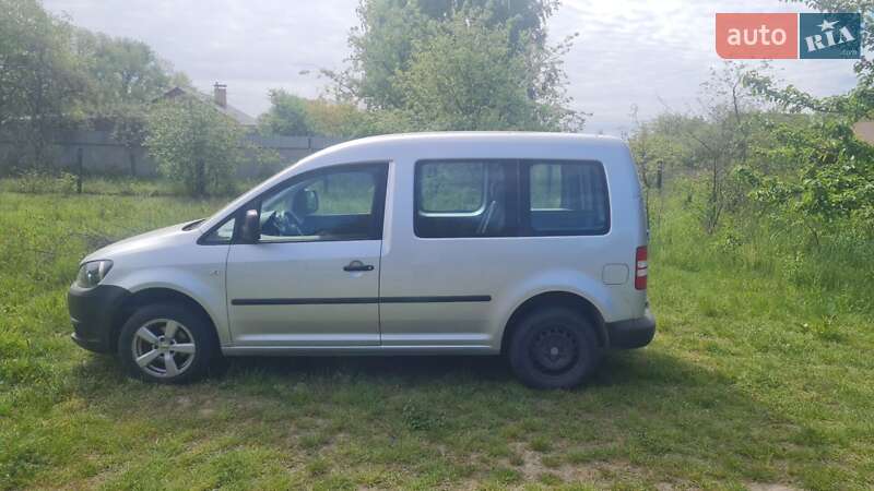 Мінівен Volkswagen Caddy 2015 в Києві