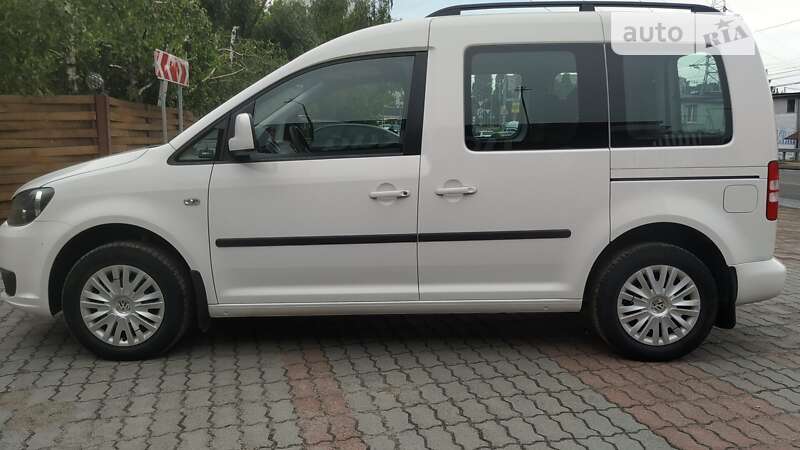 Минивэн Volkswagen Caddy 2015 в Киеве