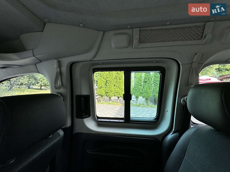 Минивэн Volkswagen Caddy 2014 в Луцке