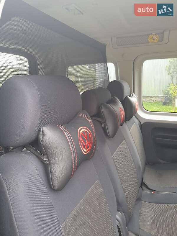 Мінівен Volkswagen Caddy 2012 в Ужгороді