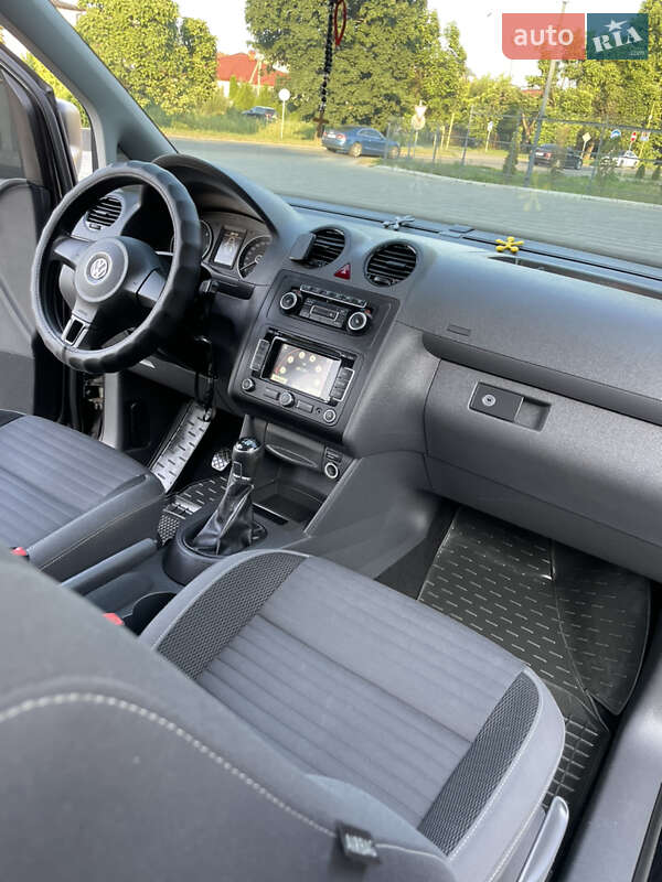 Минивэн Volkswagen Caddy 2015 в Самборе фото 41 Минивэн Volkswagen Caddy 2015 в Самборе