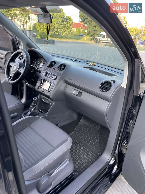 Минивэн Volkswagen Caddy 2015 в Самборе фото 46 Минивэн Volkswagen Caddy 2015 в Самборе