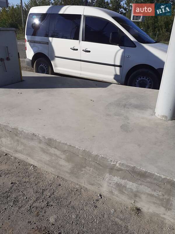 Мінівен Volkswagen Caddy 2009 в Теофіполі