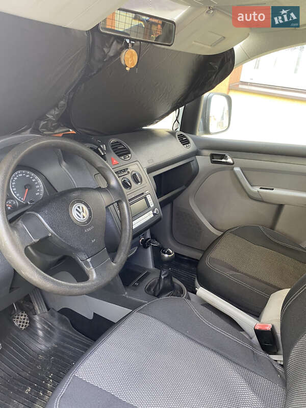 Минивэн Volkswagen Caddy 2008 в Отынии