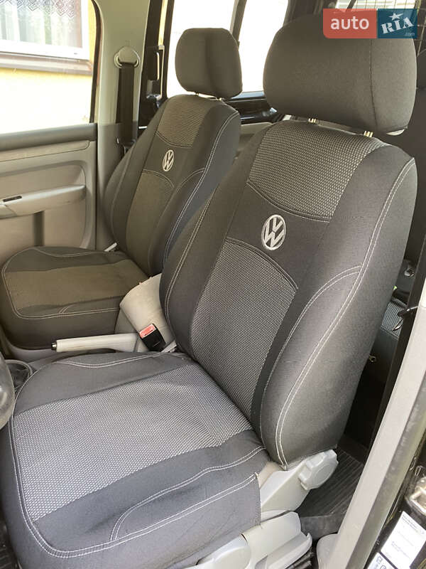 Минивэн Volkswagen Caddy 2008 в Отынии