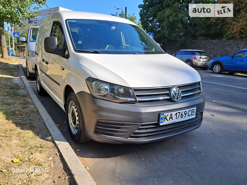 Грузовой фургон Volkswagen Caddy 2015 в Киеве