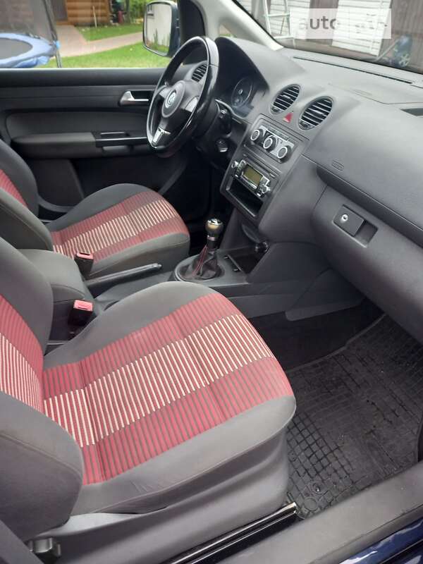 Мінівен Volkswagen Caddy 2012 в Києві