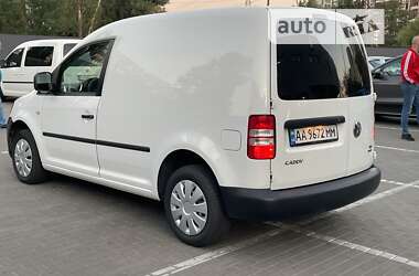 Грузовой фургон Volkswagen Caddy 2015 в Киеве