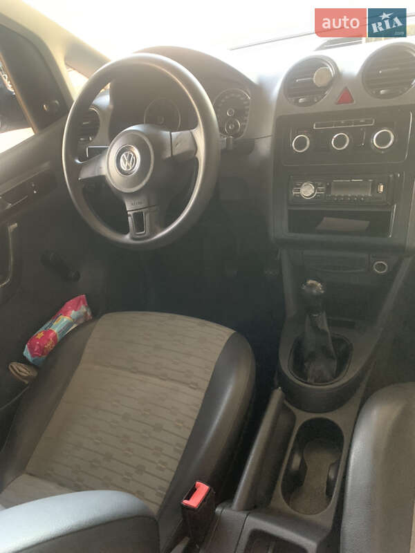 Грузовой фургон Volkswagen Caddy 2010 в Киеве фото 6 Грузовой фургон Volkswagen Caddy 2010 в Киеве